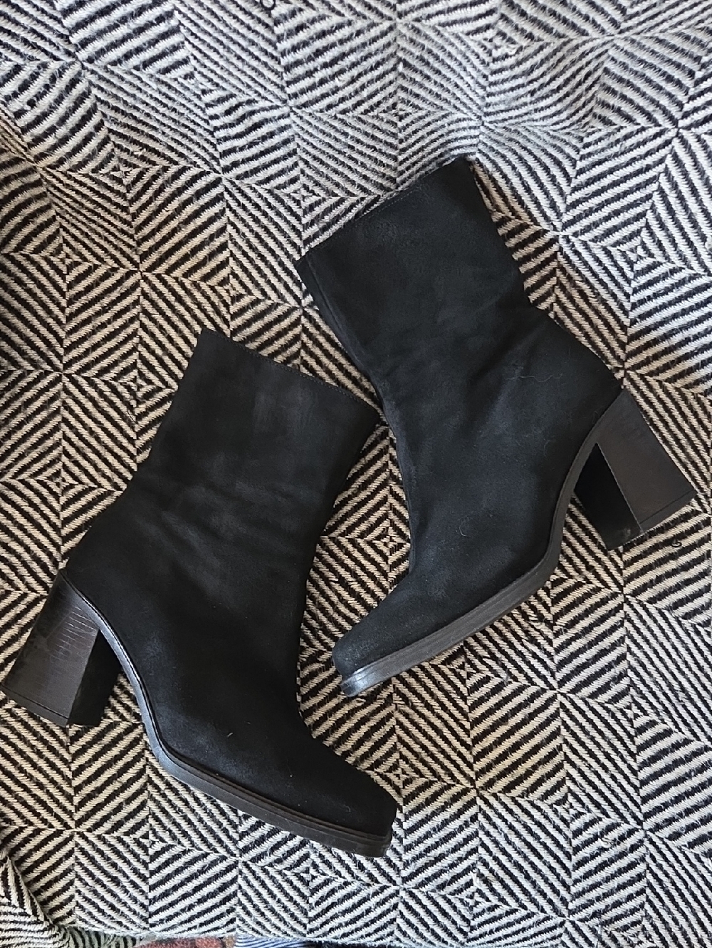 La CANADIENNE Black Suede Mid-Calf Block Heel Boots